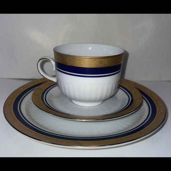 Winterling Marktleuthen Bavaria Tea Cup Saucer & Dessert Plates WIG1384 22k Gold - Picture 1 of 8